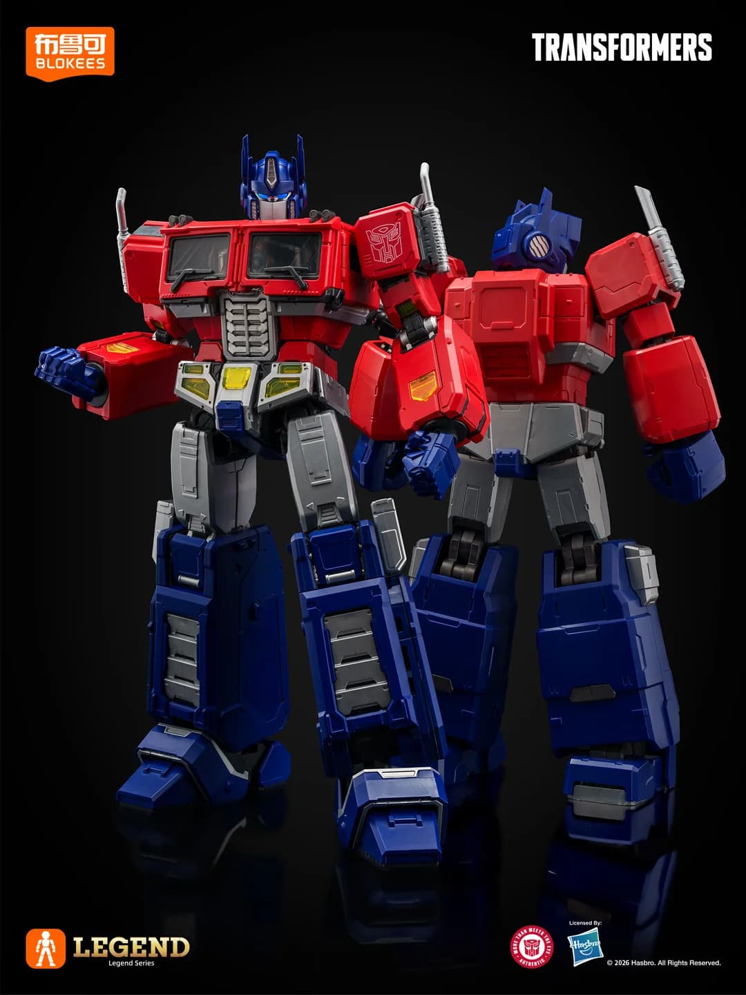 Optimus Prime EVO tampak depan, menonjolkan desain dada bergaya G1